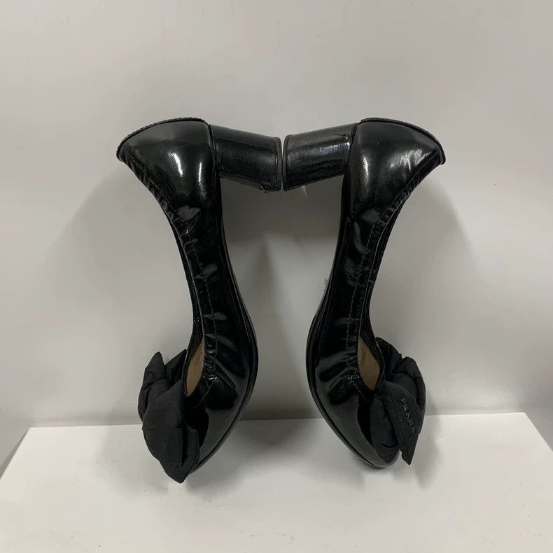 Prada Prada Black Bow Patent Leather Flats Size US 7 / IT 37 - 4 Thumbnail