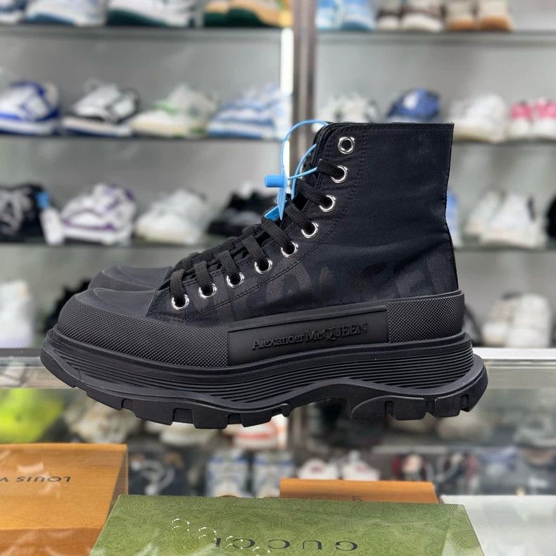 Alexander McQueen McQueen High-Top Graffiti Logo Martin Boots Size US 10 / EU 43 - 3 Thumbnail