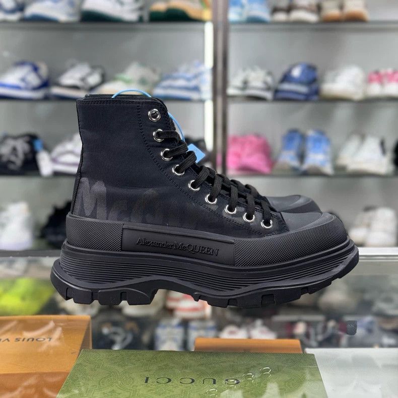 Alexander McQueen McQueen High-Top Graffiti Logo Martin Boots Size US 10 / EU 43 - 2 Thumbnail