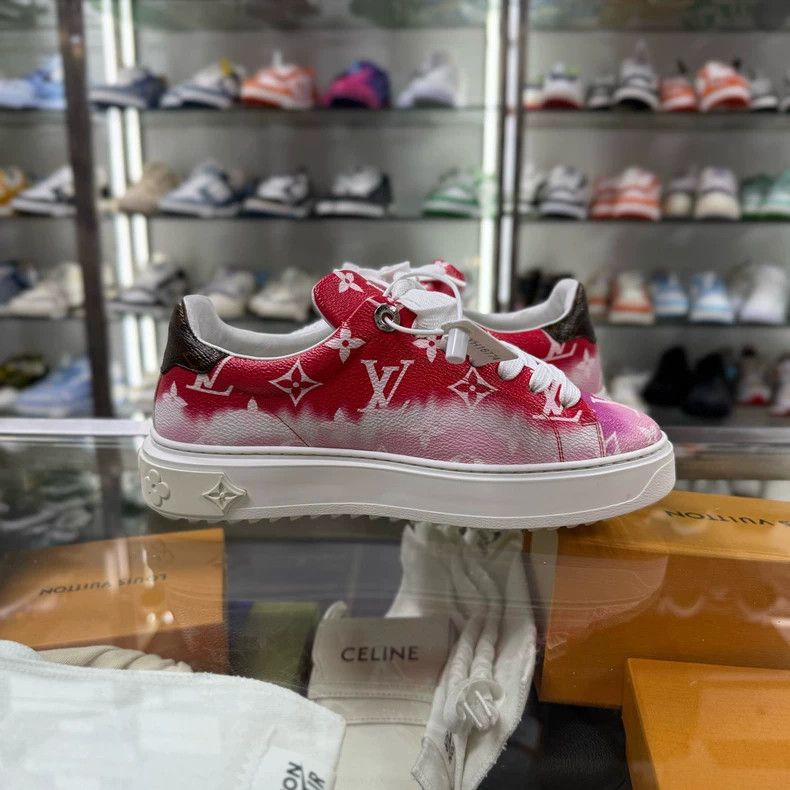 Louis Vuitton Louis Vuitton Red Gradient Sneakers Size 36.5 Size US 7 / IT 37 - 4 Thumbnail