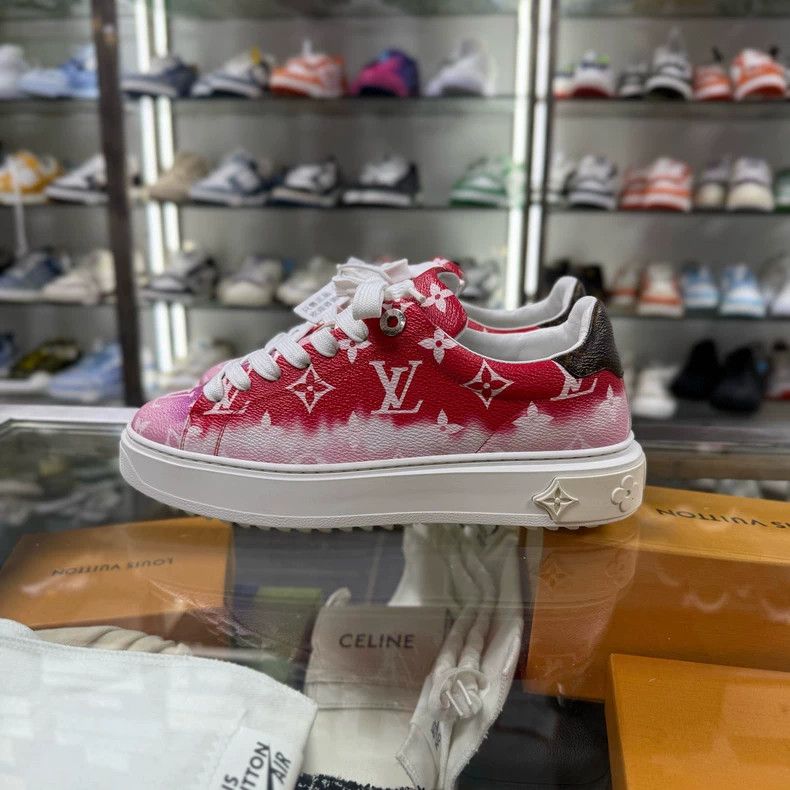 Louis Vuitton Louis Vuitton Red Gradient Sneakers Size 36.5 Size US 7 / IT 37 - 3 Thumbnail