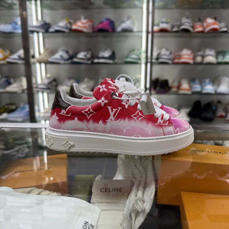 Louis Vuitton Louis Vuitton Red Gradient Sneakers Size 36.5 Size US 7 / IT 37 - 2 Thumbnail