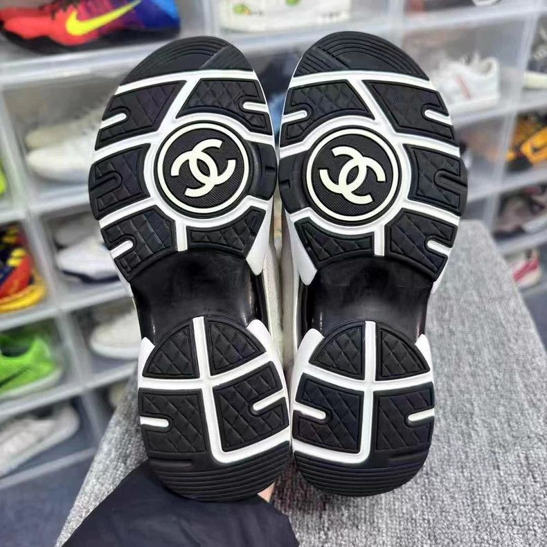 Chanel Chanel Colorful Suede Sneakers for Women Size US 7 / IT 37 - 6 Thumbnail