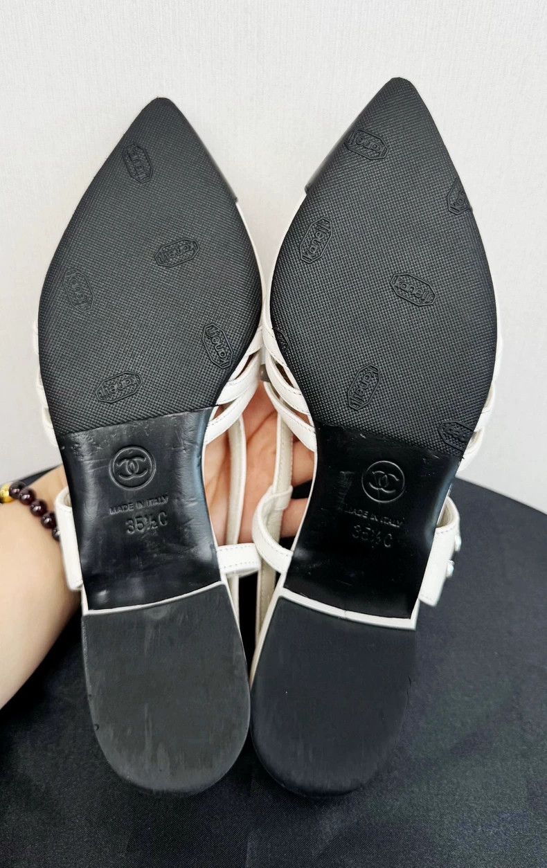 Chanel Chanel White and Black Slingback Flats Size US 8 / IT 38 - 8 Thumbnail