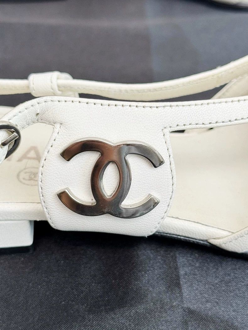 Chanel Chanel White and Black Slingback Flats Size US 8 / IT 38 - 4 Thumbnail