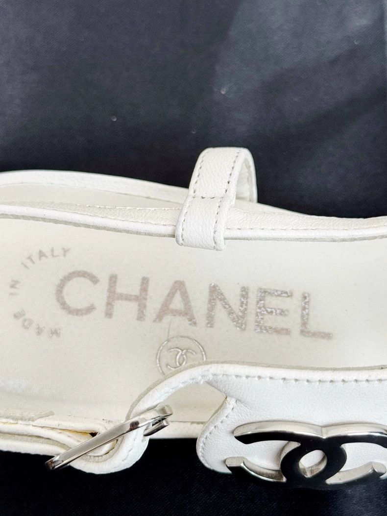 Chanel Chanel White and Black Slingback Flats Size US 8 / IT 38 - 5 Thumbnail