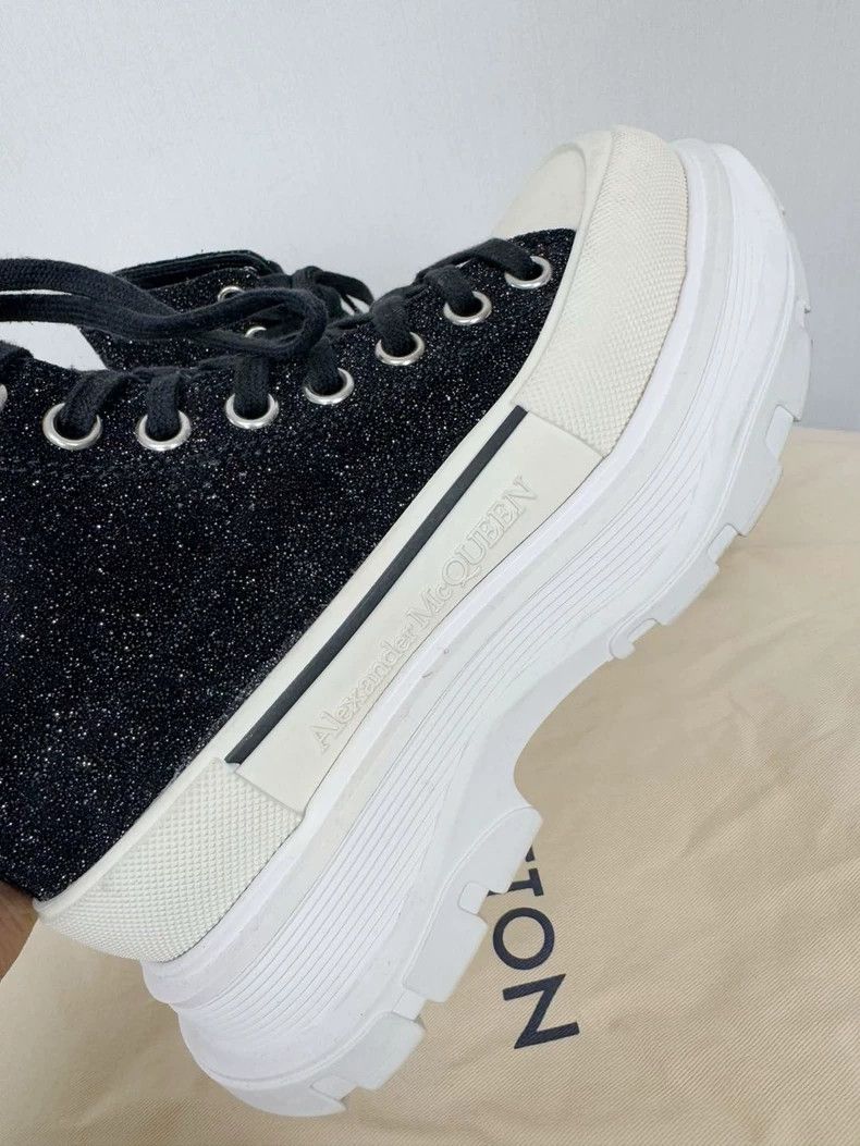 Alexander McQueen Alexander McQueen High-Top Sneakers Size 35.5 Size US 5.5 / EU 38 - 4 Thumbnail