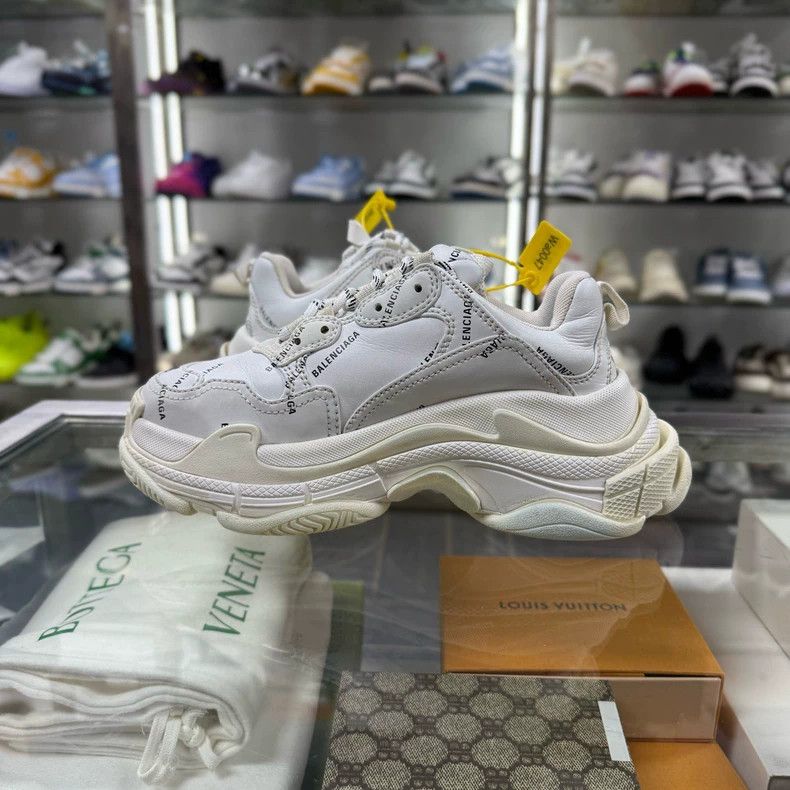 Balenciaga Balenciaga Triple Sneakers Size 36 White Size US 6 / IT 36 - 5 Thumbnail