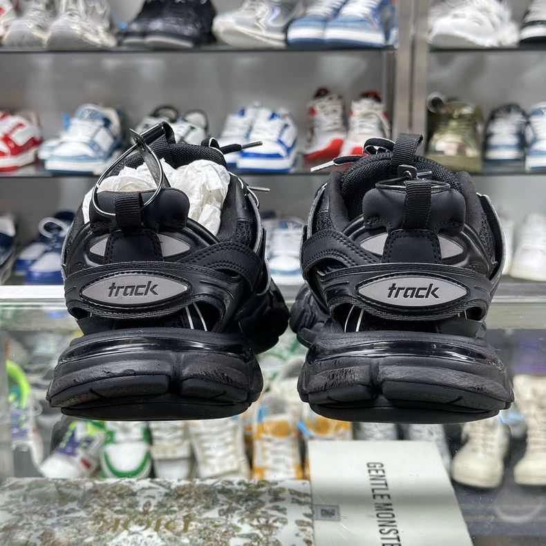 Balenciaga Balenciaga Black Track 1.0 Dad Sneakers Size US 11 / EU 44 - 6 Thumbnail