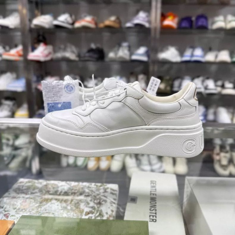 Gucci GUCCI White Sneakers with Original Box Size 35.5 Size US 5 / IT 35 - 5 Thumbnail