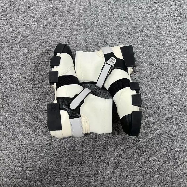 Chanel Chanel Panda Moon Shoes White Sneakers Size US 8 / IT 38 - 4 Thumbnail