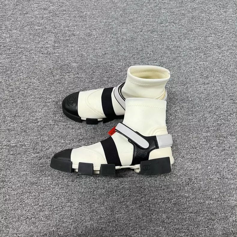 Chanel Chanel Panda Moon Shoes White Sneakers Size US 8 / IT 38 - 2 Thumbnail