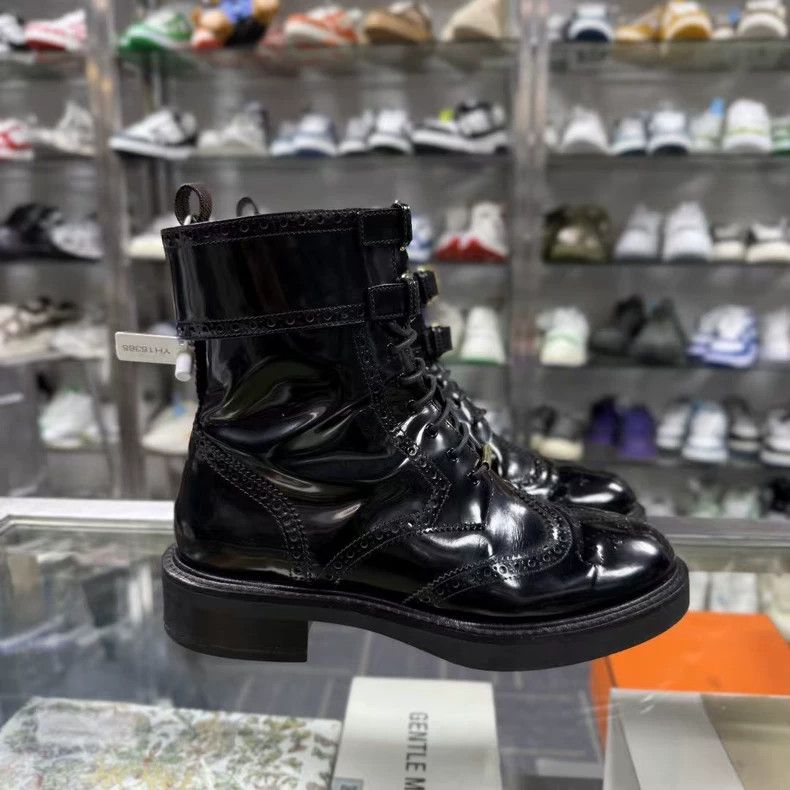 Louis Vuitton LOUIS VUITTON LV Midtown Patent Leather Ankle Boots Size US 8 / IT 38 - 2 Thumbnail