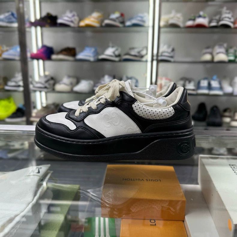 Gucci GUCCI Chunky Black and White Panda Sneakers Size US 6 / IT 36 - 3 Thumbnail