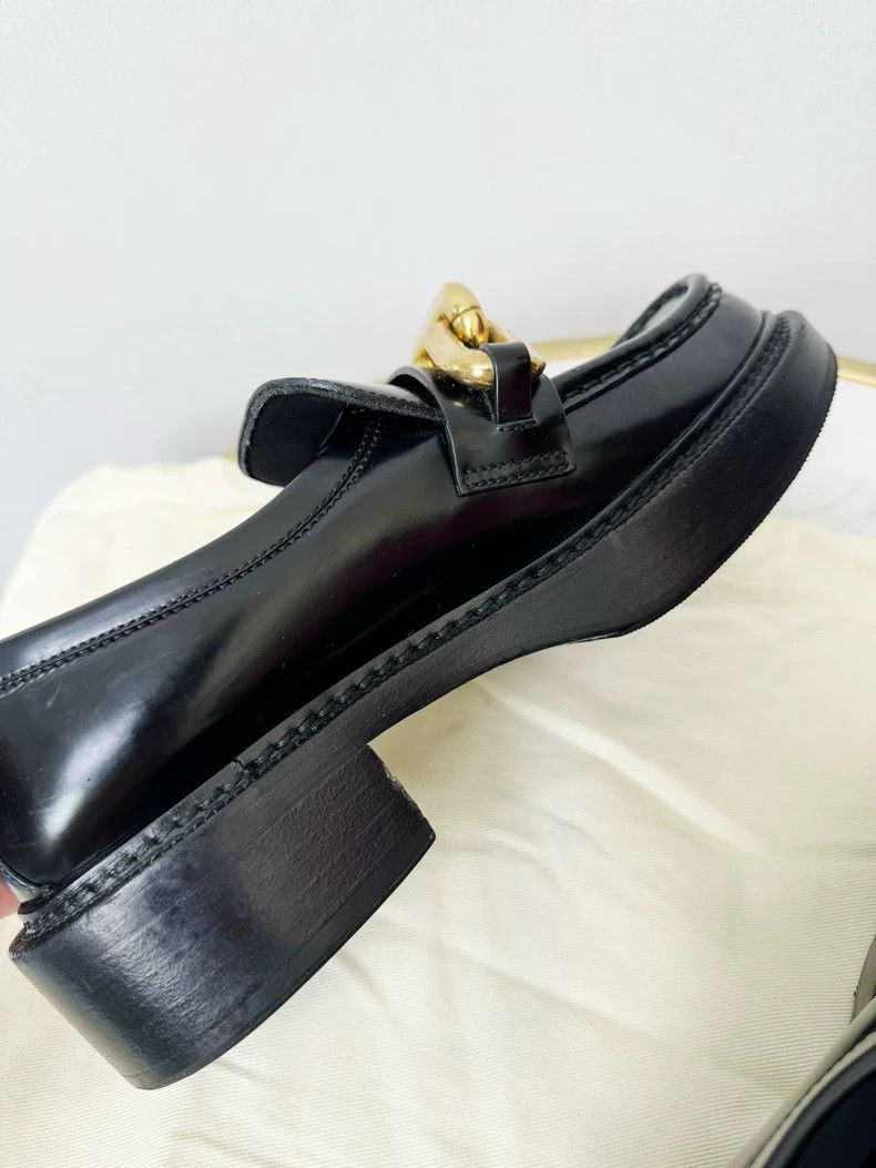 Louis Vuitton Louis Vuitton Black Loafers with Gold Detail Size US 8 / IT 38 - 4 Thumbnail