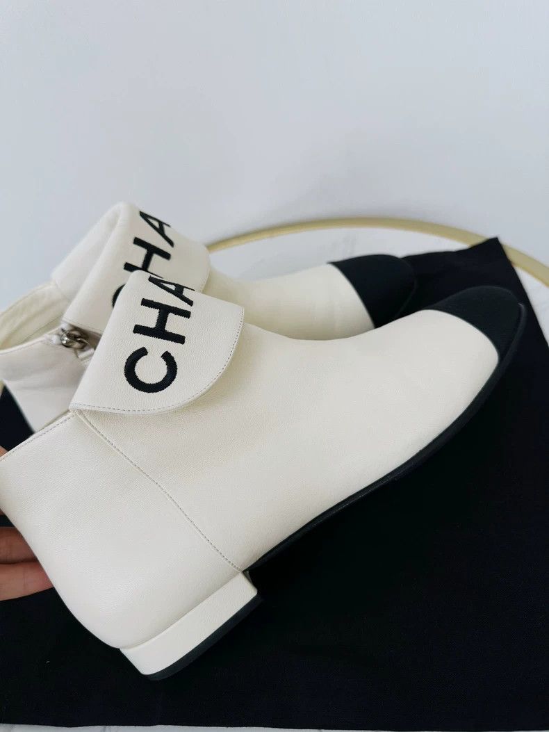 Chanel Chanel Boots in Excellent Condition Size 37 Size US 7 / IT 37 - 3 Thumbnail