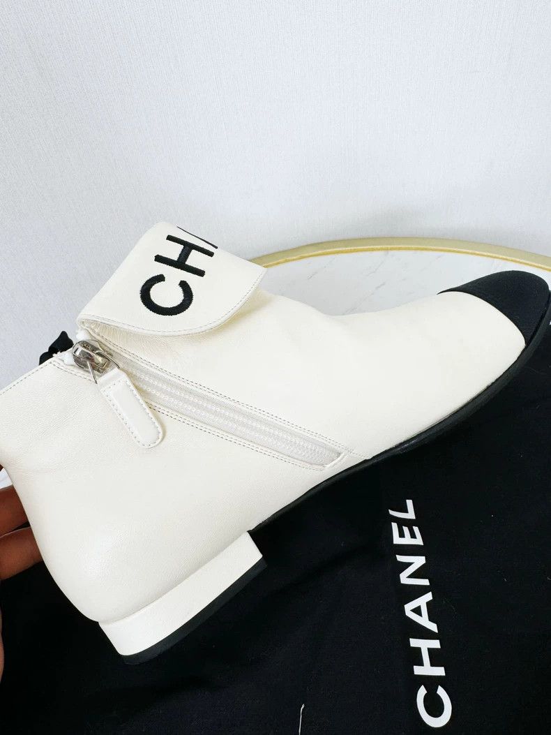 Chanel Chanel Boots in Excellent Condition Size 37 Size US 7 / IT 37 - 4 Thumbnail