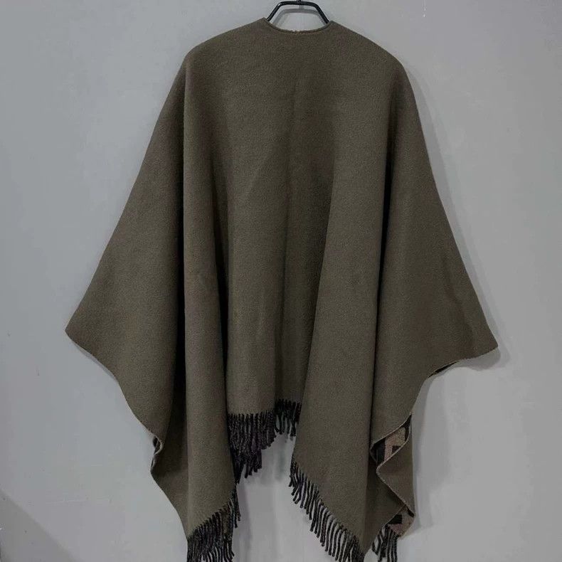 Fendi Fendi Double-Sided Cashmere Blend Shawl Size US M / EU 48-50 / 2 - 3 Thumbnail