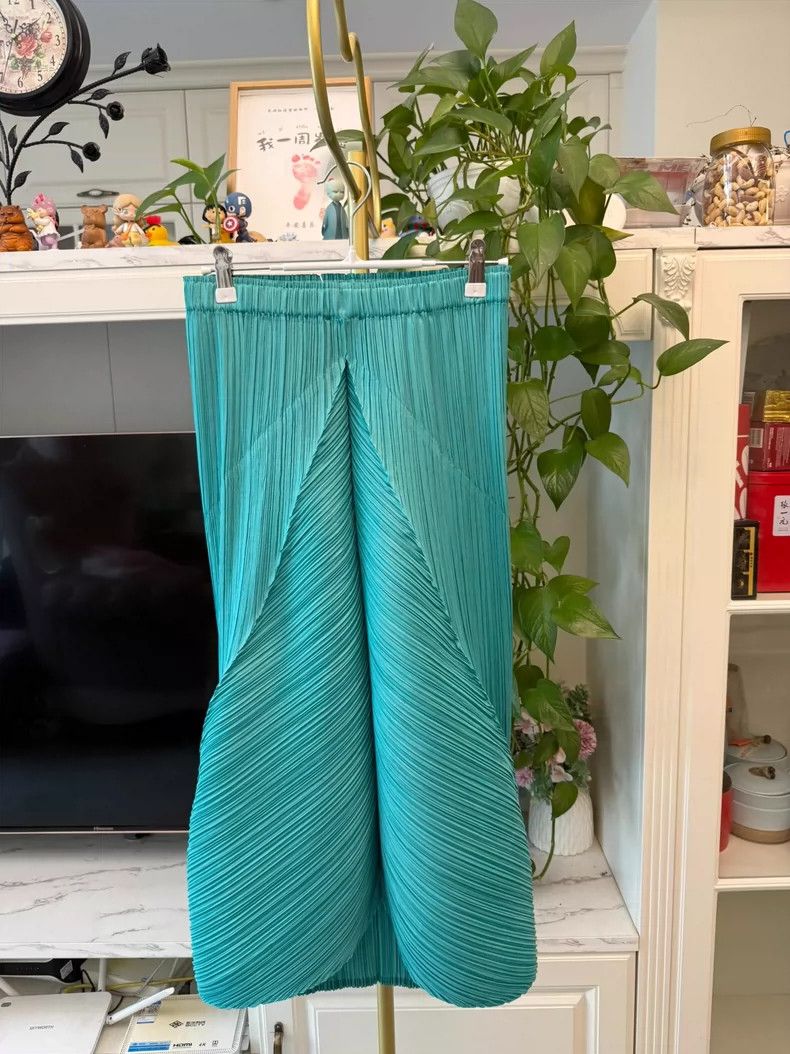 Issey Miyake Green Pleated Half Skirt Style JG385-yf Size 22" - 5 Thumbnail