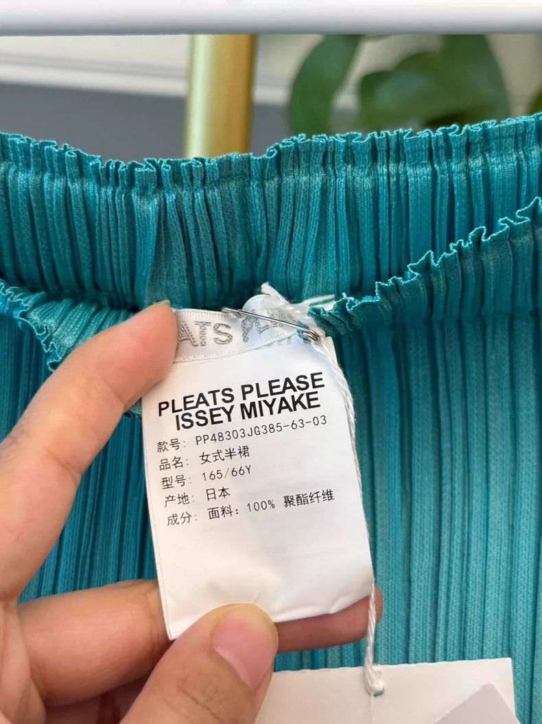 Issey Miyake Green Pleated Half Skirt Style JG385-yf Size 22" - 4 Thumbnail