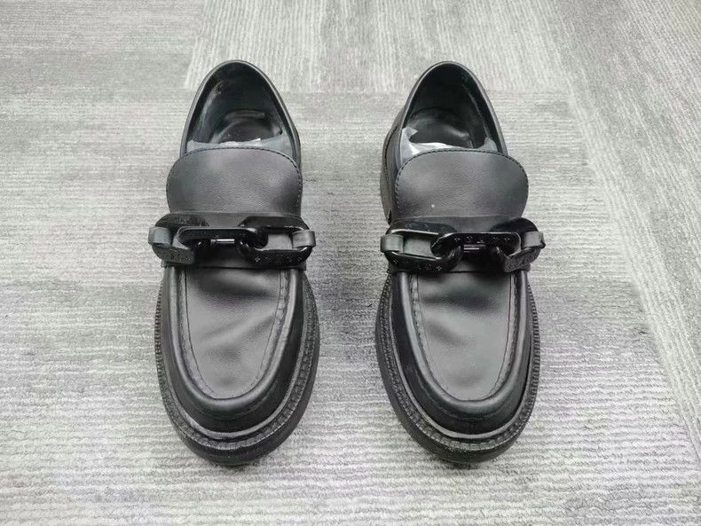 Louis Vuitton Louis Vuitton Lock Chain Loafers Size 35.5 Size US 6 / IT 36 - 2 Thumbnail