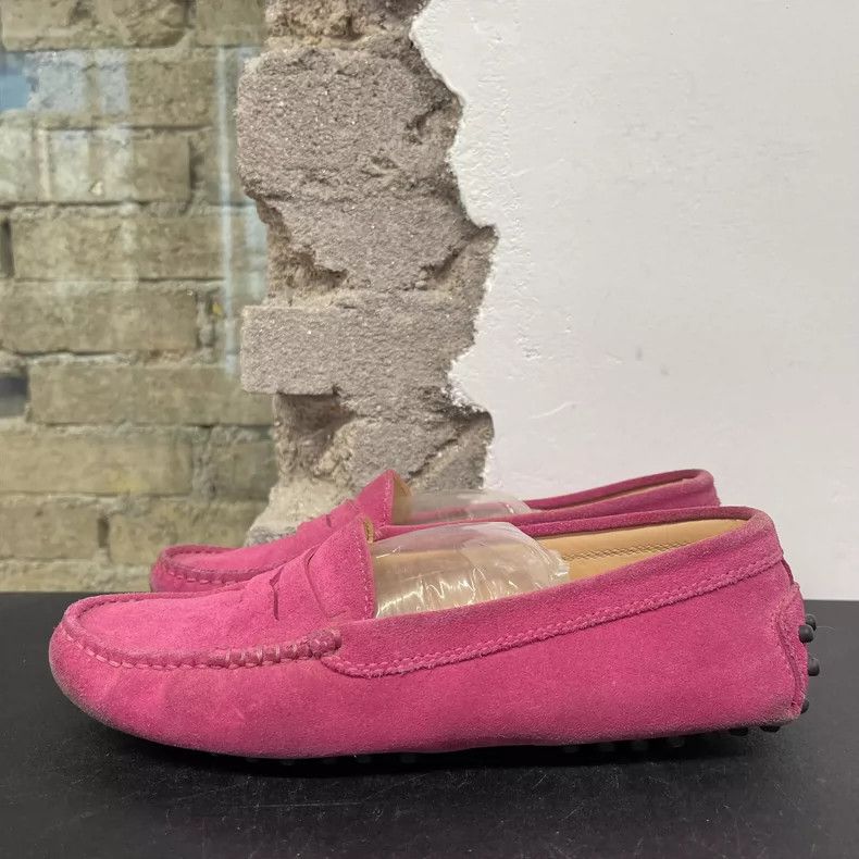 Tod's Tods Suede Moccasin Loafers in Pink Size US 4 / IT 34 - 2 Thumbnail