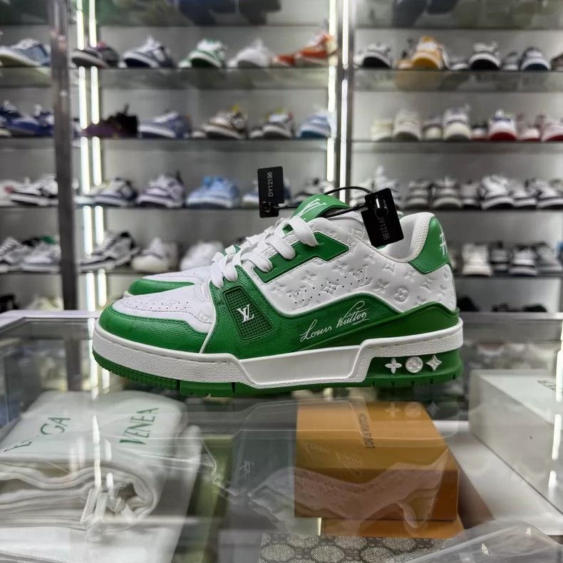 Louis Vuitton LV Trainer Sneakers in White and Green Size US 7 / EU 40 - 3 Thumbnail