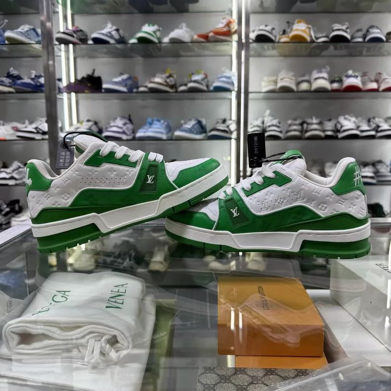 Louis Vuitton LV Trainer Sneakers in White and Green Size US 7 / EU 40 - 5 Thumbnail