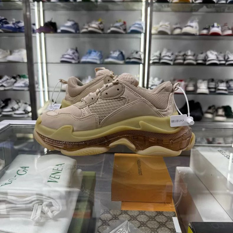Balenciaga Balenciaga Triple S Sneakers in Beige Size US 10 / EU 43 - 5 Thumbnail