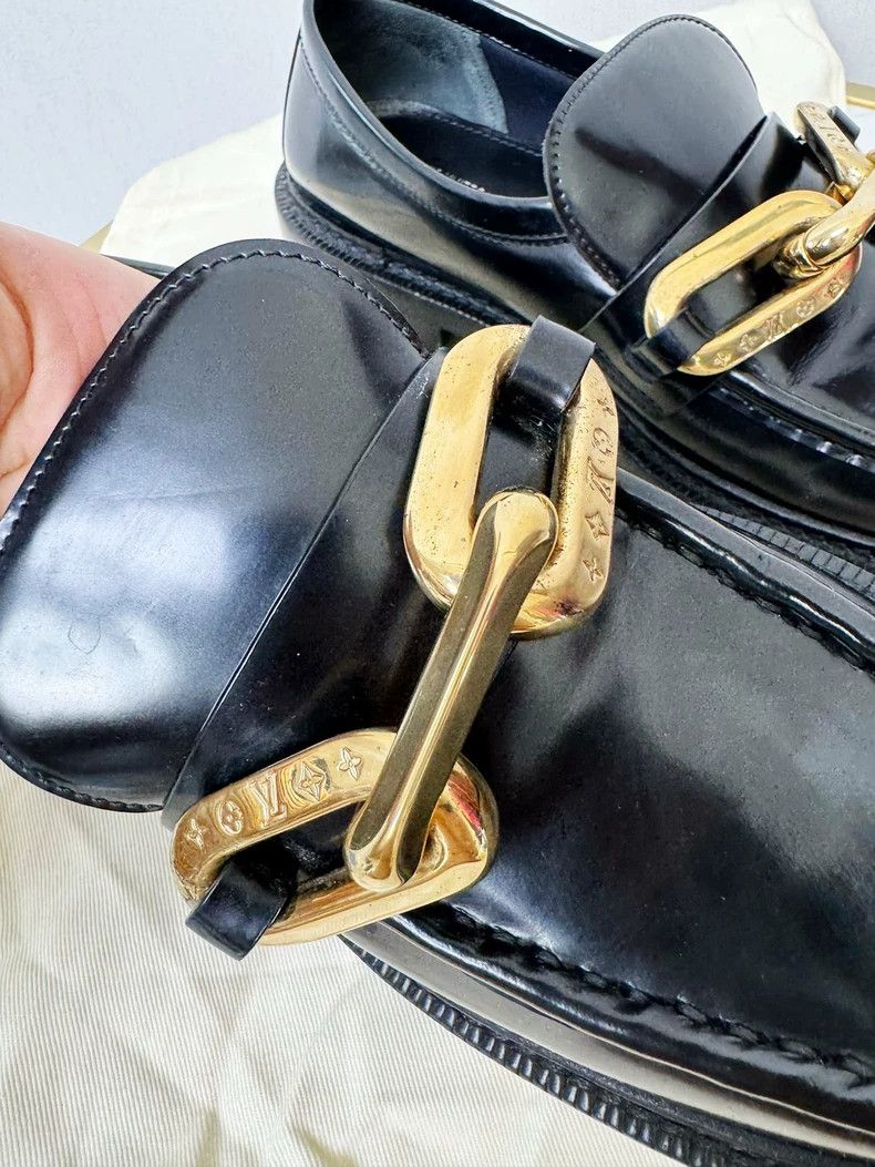 Louis Vuitton Louis Vuitton Black Loafers with Gold Detail Size US 8 / IT 38 - 2 Thumbnail