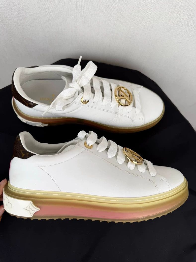 Louis Vuitton Louis Vuitton White Sneakers Size 37 Size US 7 / IT 37 - 3 Thumbnail