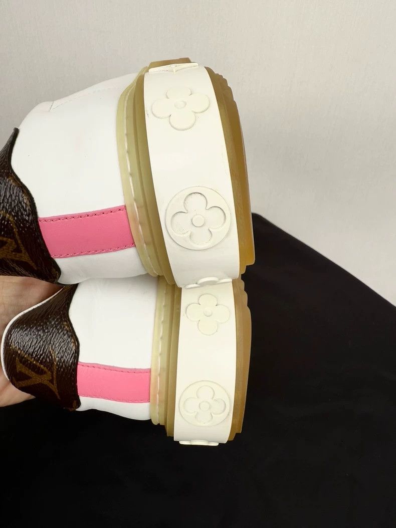 Louis Vuitton Louis Vuitton White Sneakers Size 37 Size US 7 / IT 37 - 7 Thumbnail