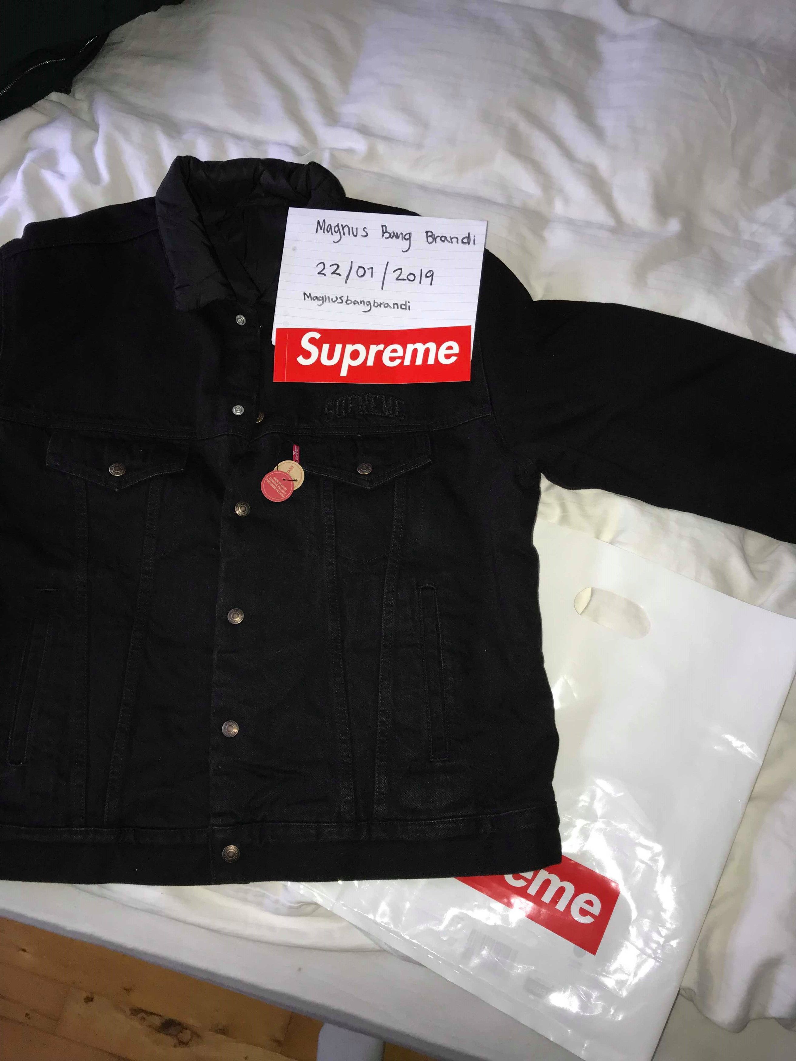 Supreme Supreme®/Levi's® Quilted Reversible Trucker Jacket | Grailed