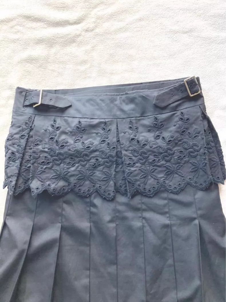 Comme des Garcons Elegant Pleated Lace Skirt by Comme des Garcons-dmc Size US 27 - 8 Thumbnail