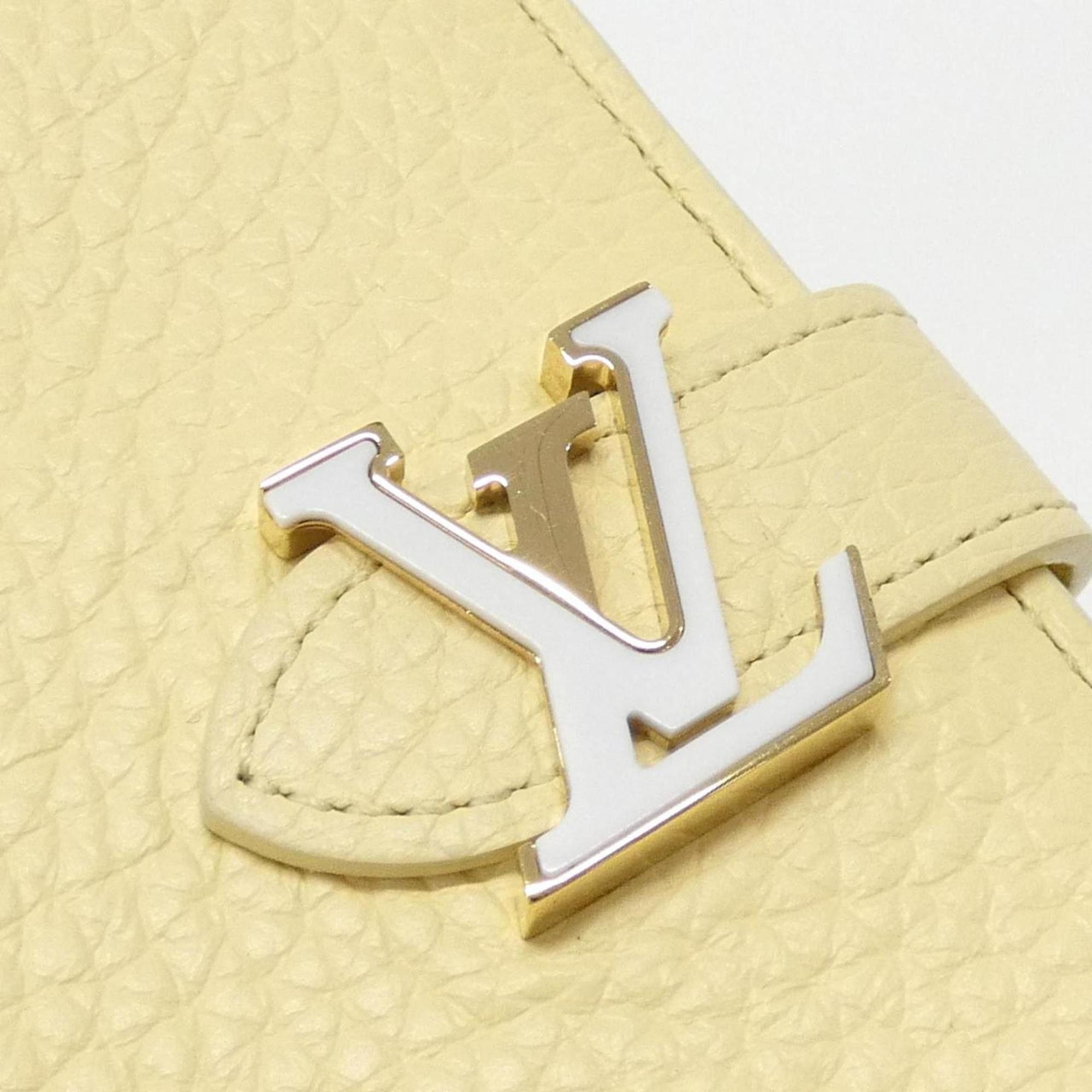 Louis Vuitton Louis Vuitton Capucines wallet Size ONE SIZE - 4 Thumbnail