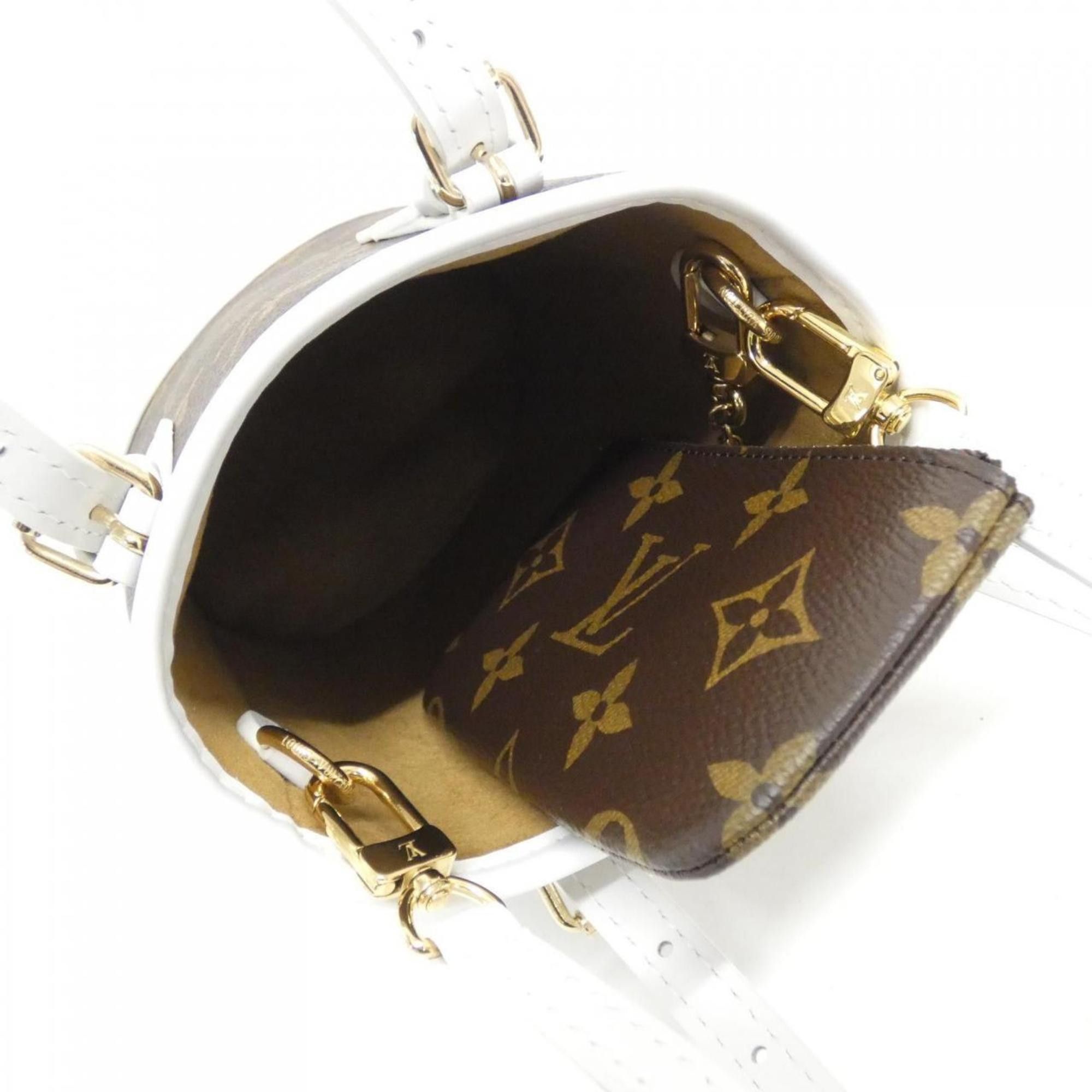Louis Vuitton Louis Vuitton Bucket PM handbag Size ONE SIZE - 4 Thumbnail
