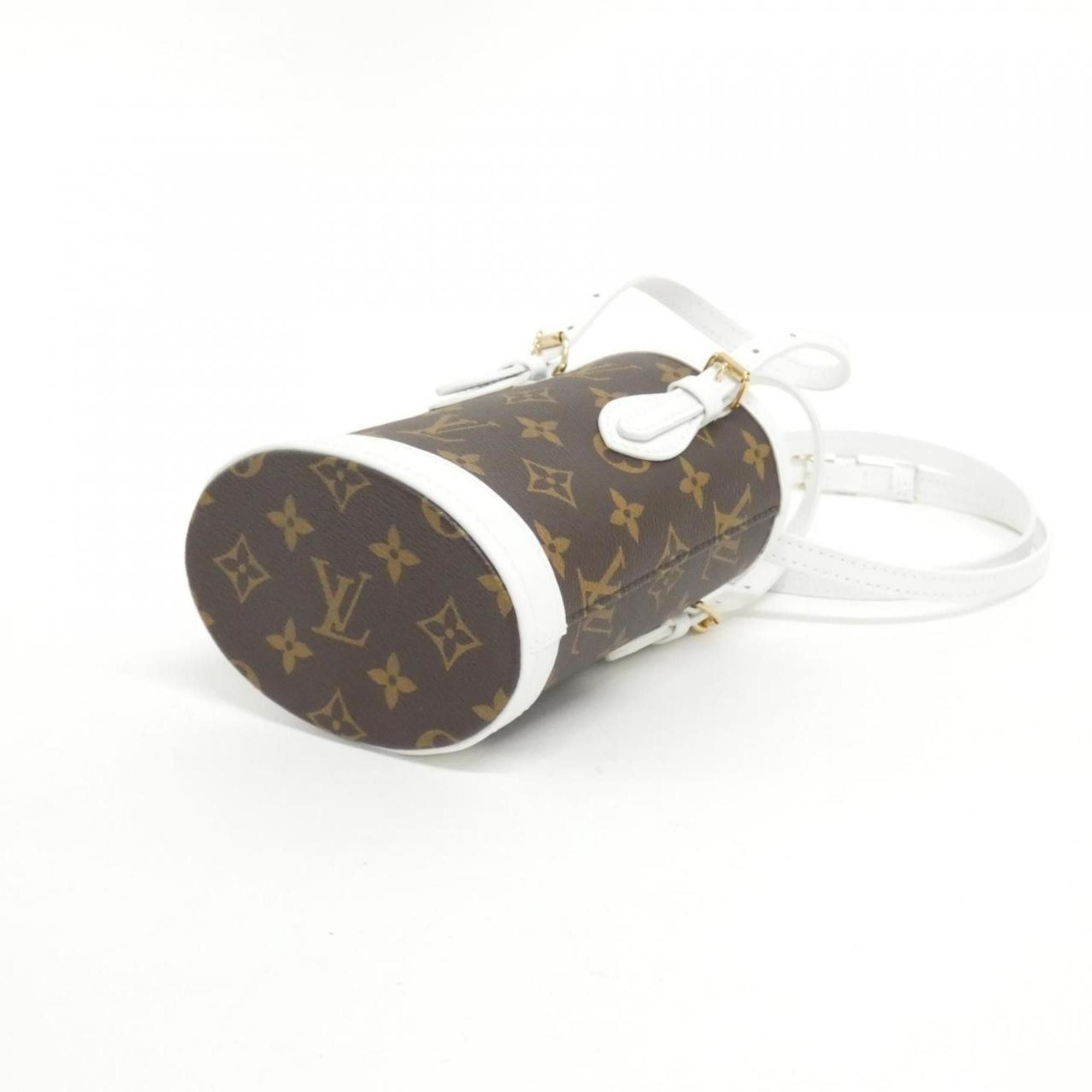 Louis Vuitton Louis Vuitton Bucket PM handbag Size ONE SIZE - 3 Thumbnail