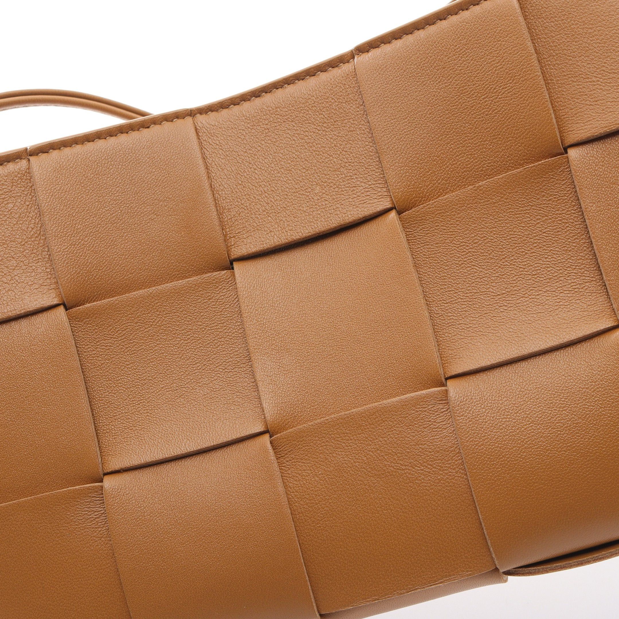 Bottega Veneta Bottega Veneta Maxi Intrecciato Cassette Handbag Leather Light Brown Size ONE SIZE - 5 Thumbnail