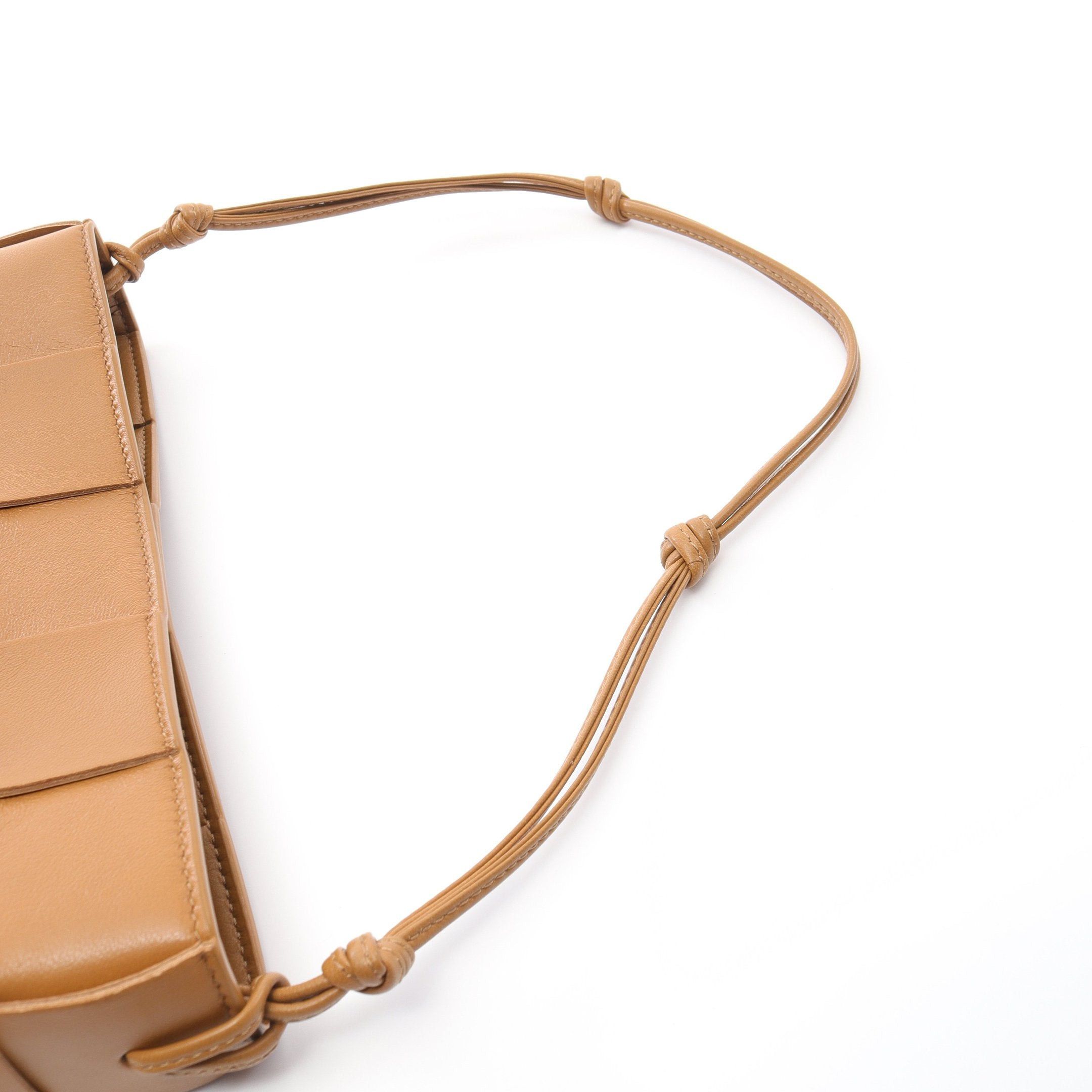 Bottega Veneta Bottega Veneta Maxi Intrecciato Cassette Handbag Leather Light Brown Size ONE SIZE - 7 Thumbnail