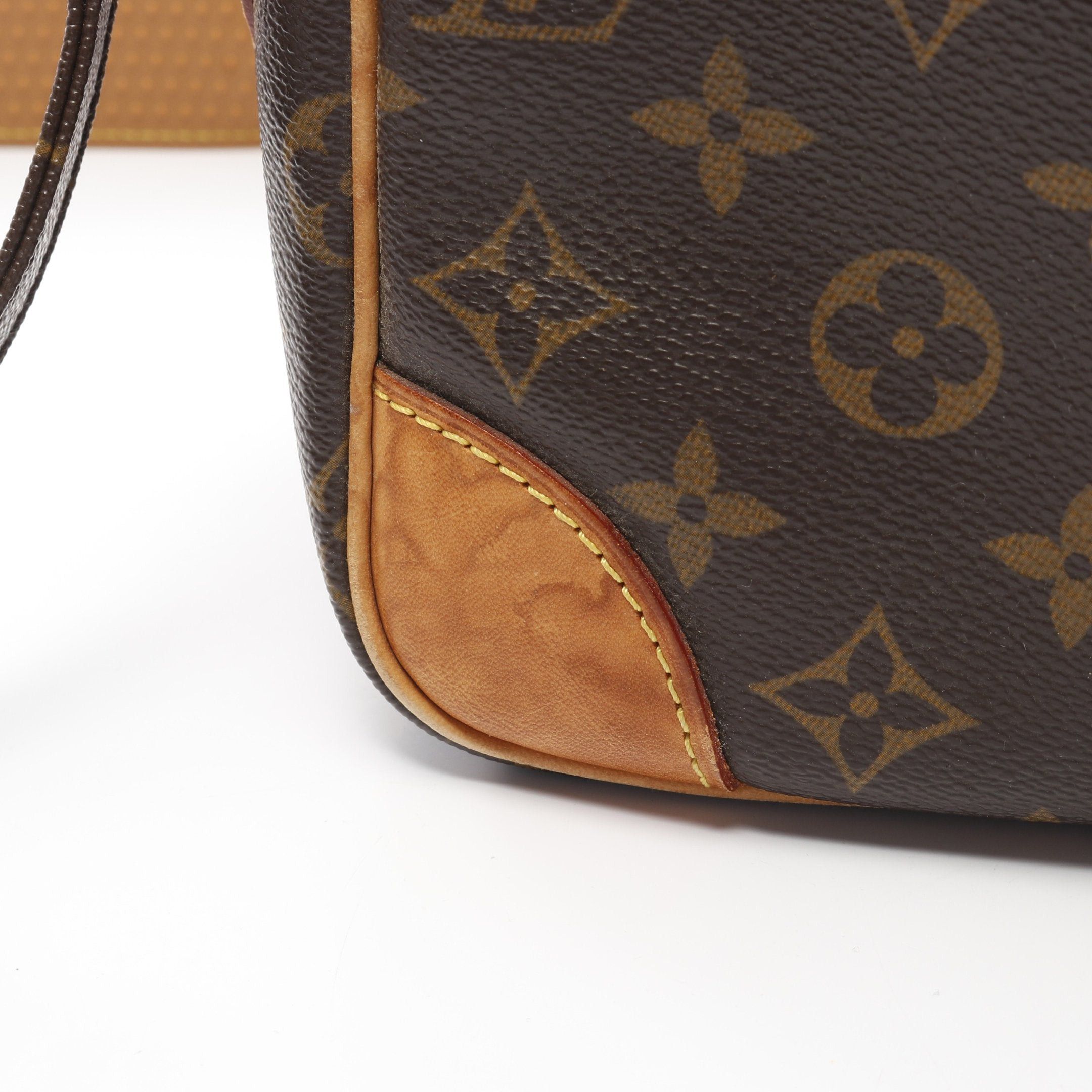 Louis Vuitton Louis Vuitton Nil Monogram Shoulder Bag Leather Brown Size ONE SIZE - 9 Thumbnail