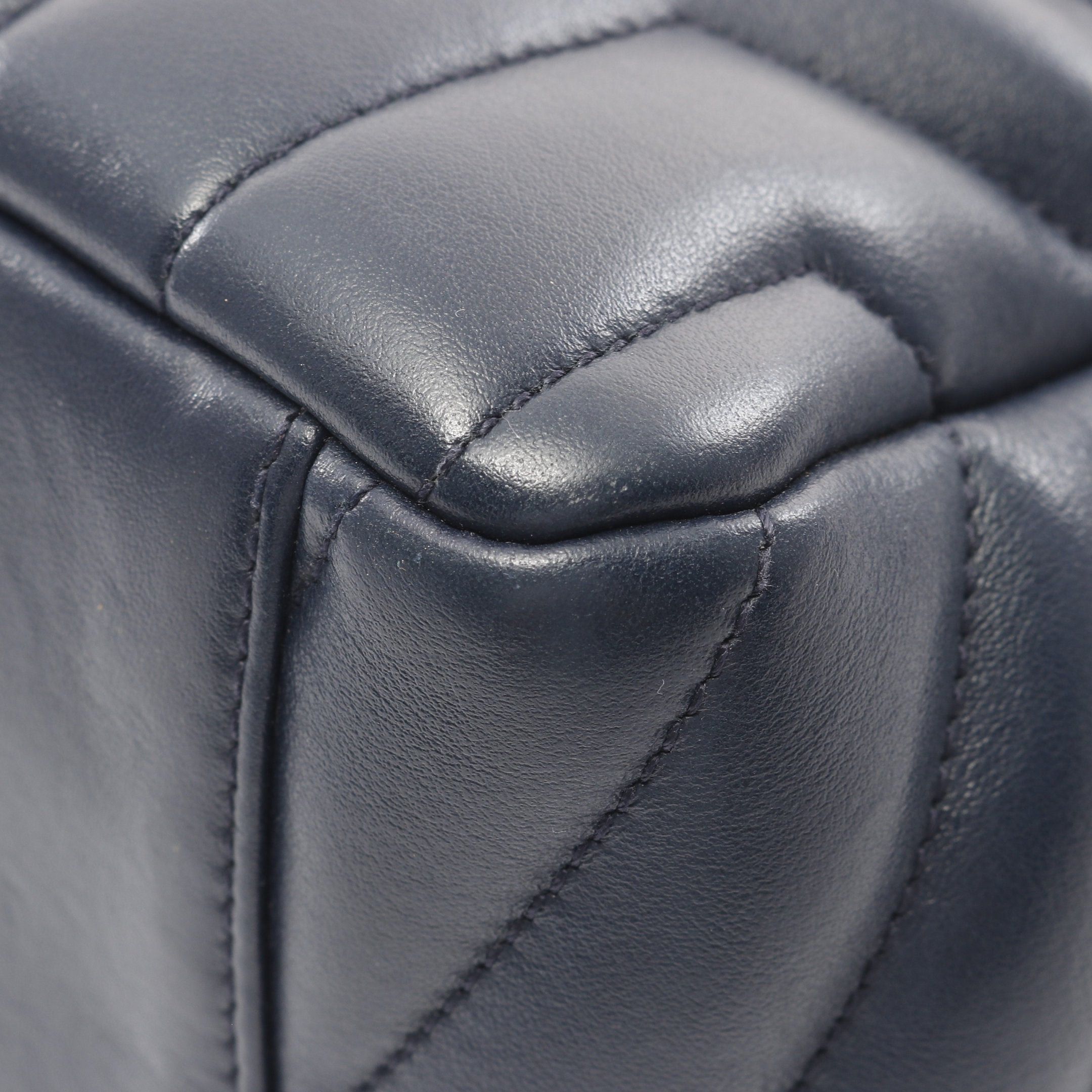 Yves Saint Laurent Yves Saint Laurent Lulu Bowling Chain Shoulder Bag Leather Dark Navy Size ONE SIZE - 6 Thumbnail