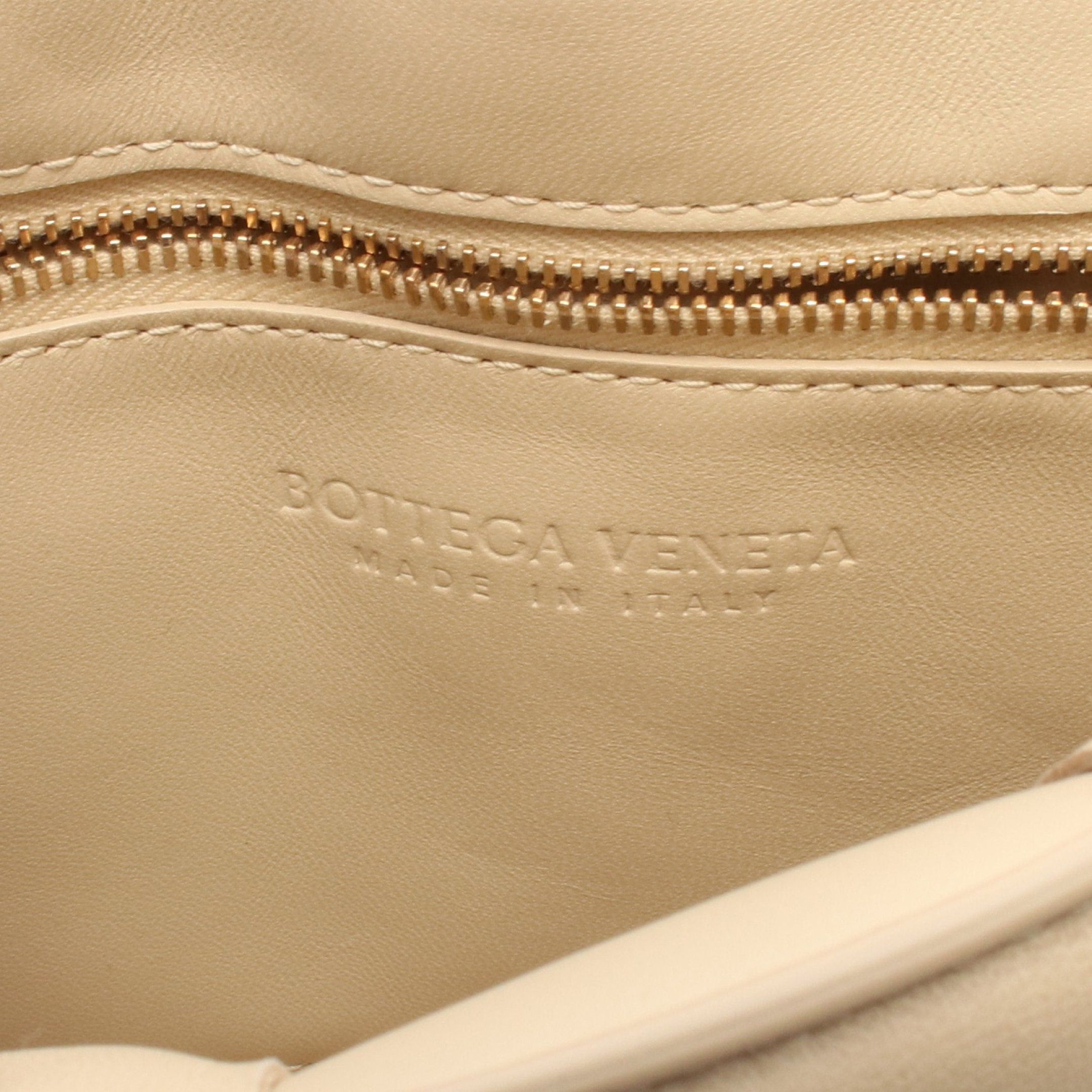 Bottega Veneta Bottega Veneta Padet Cassette Intrecciato Shoulder Bag Leather Beige Size ONE SIZE - 4 Thumbnail