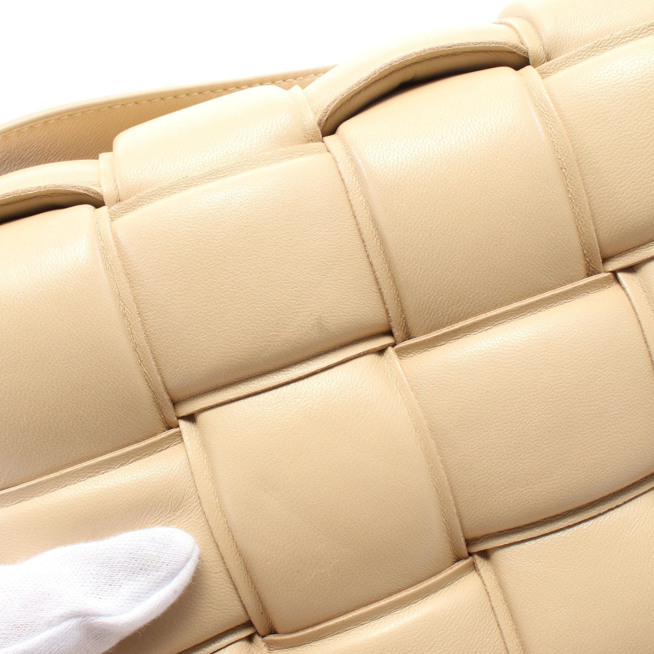 Bottega Veneta Bottega Veneta Padet Cassette Intrecciato Shoulder Bag Leather Beige Size ONE SIZE - 5 Thumbnail