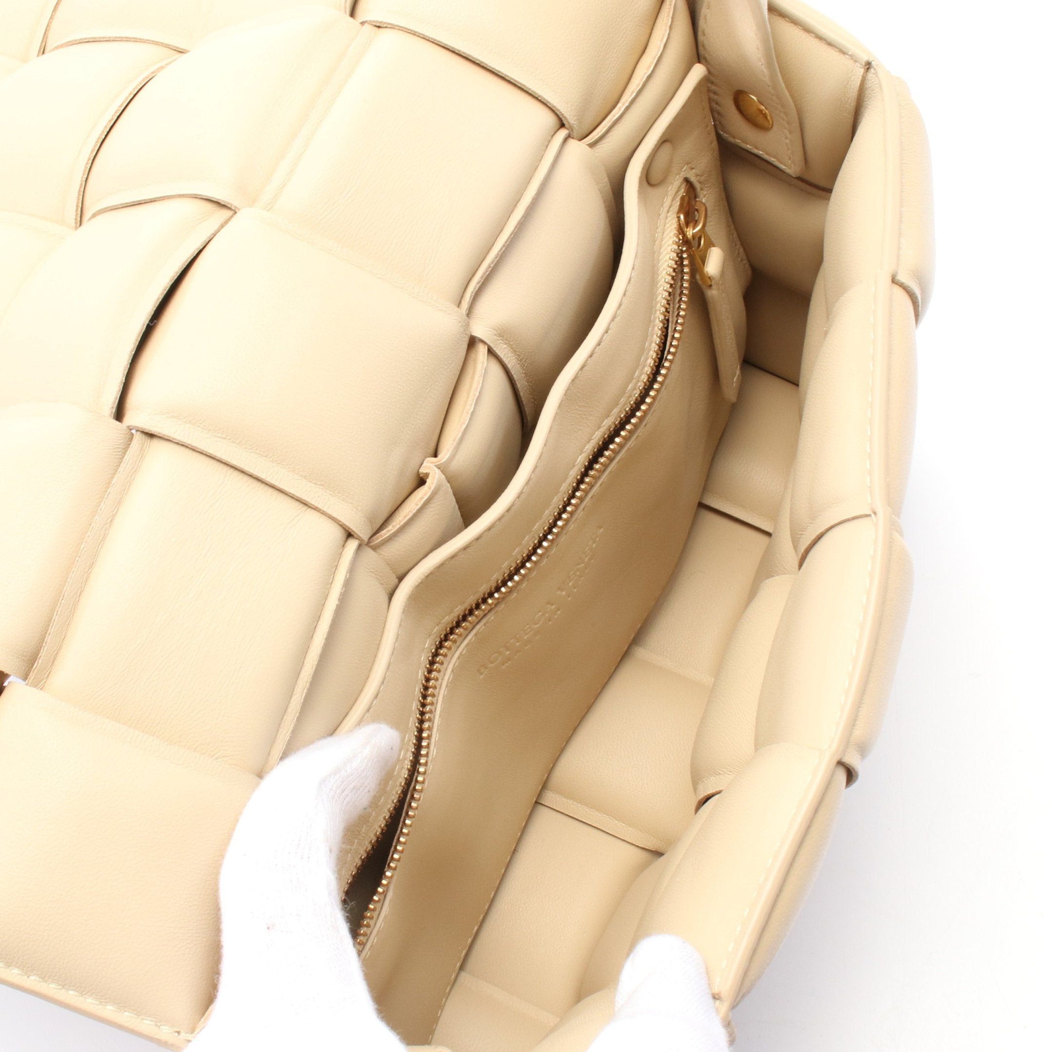 Bottega Veneta Bottega Veneta Padet Cassette Intrecciato Shoulder Bag Leather Beige Size ONE SIZE - 3 Thumbnail