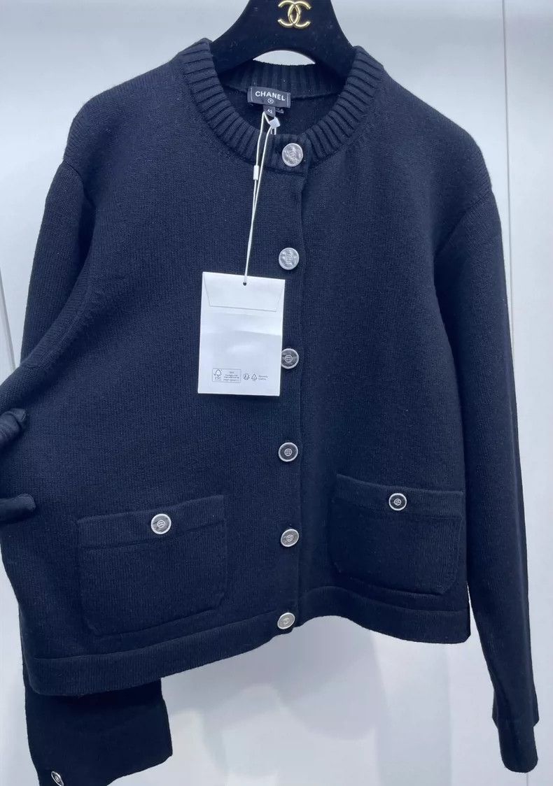 Chanel Chanel Black Knit Cashmere Cardigan- DMC Size US L / EU 52-54 / 3 - 4 Thumbnail
