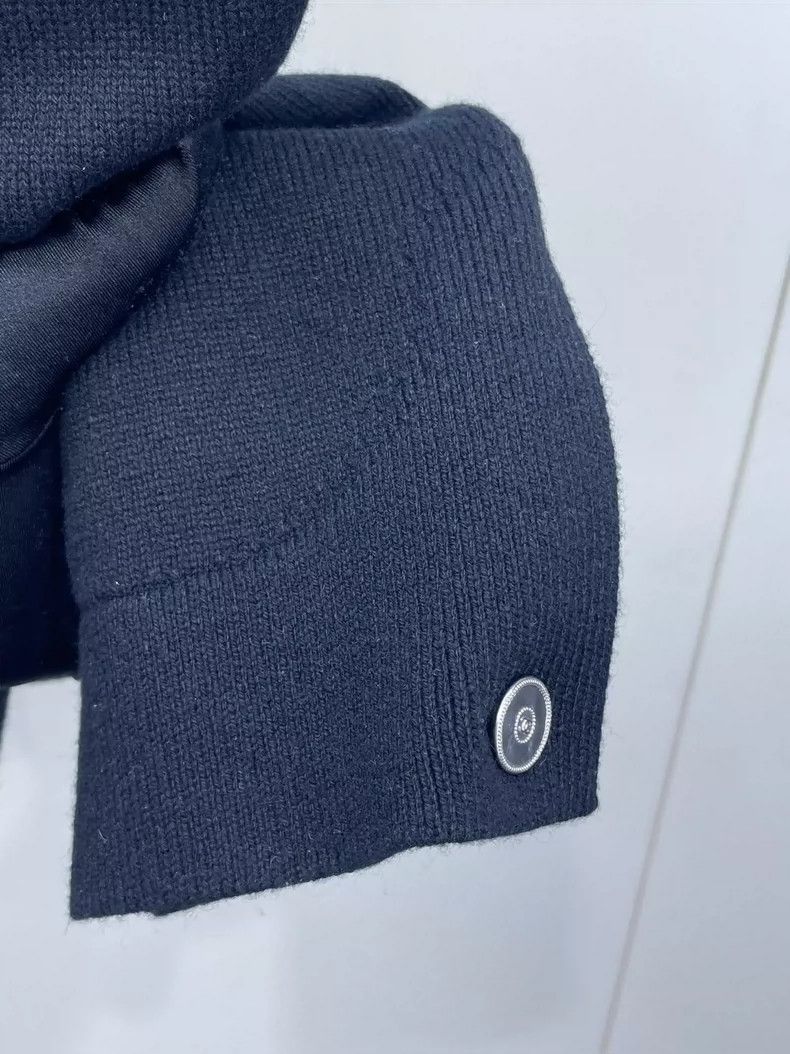 Chanel Chanel Black Knit Cashmere Cardigan- DMC Size US L / EU 52-54 / 3 - 3 Thumbnail
