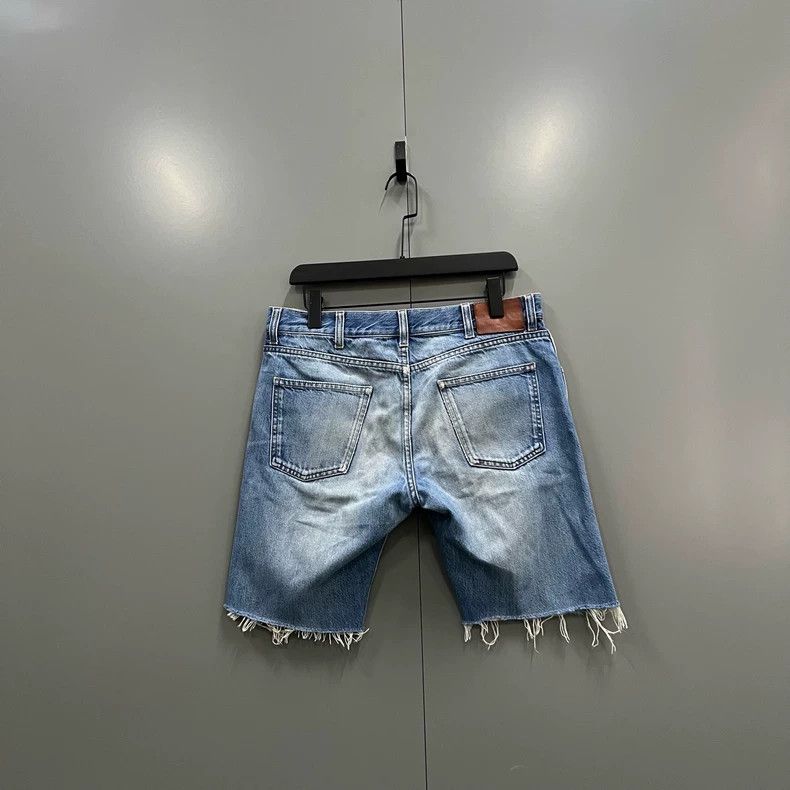 Gucci Gucci Blue Distressed Denim Shorts Size 95 - dmc Size US 31 - 2 Thumbnail