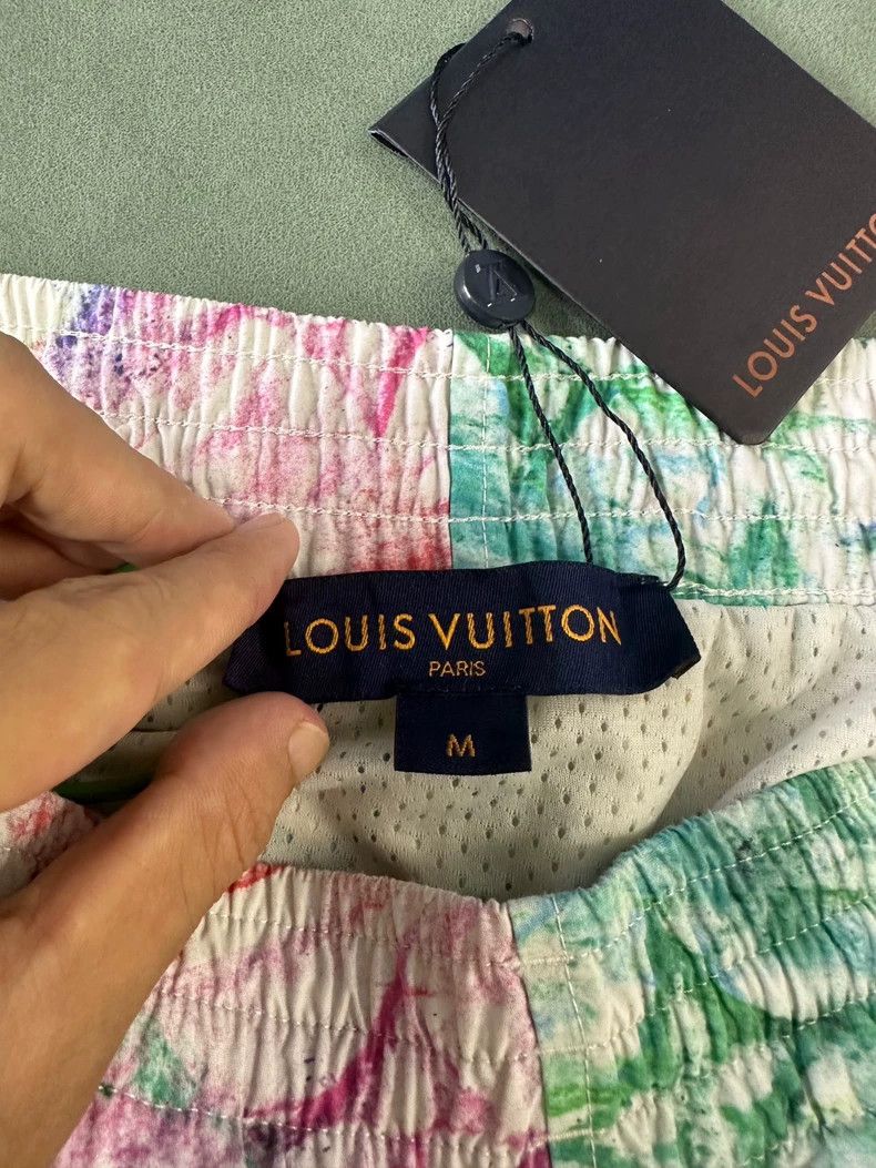 Louis Vuitton Louis Vuitton Pastel Monogram Beach Shorts Size M - dmc Size US 31 - 4 Thumbnail