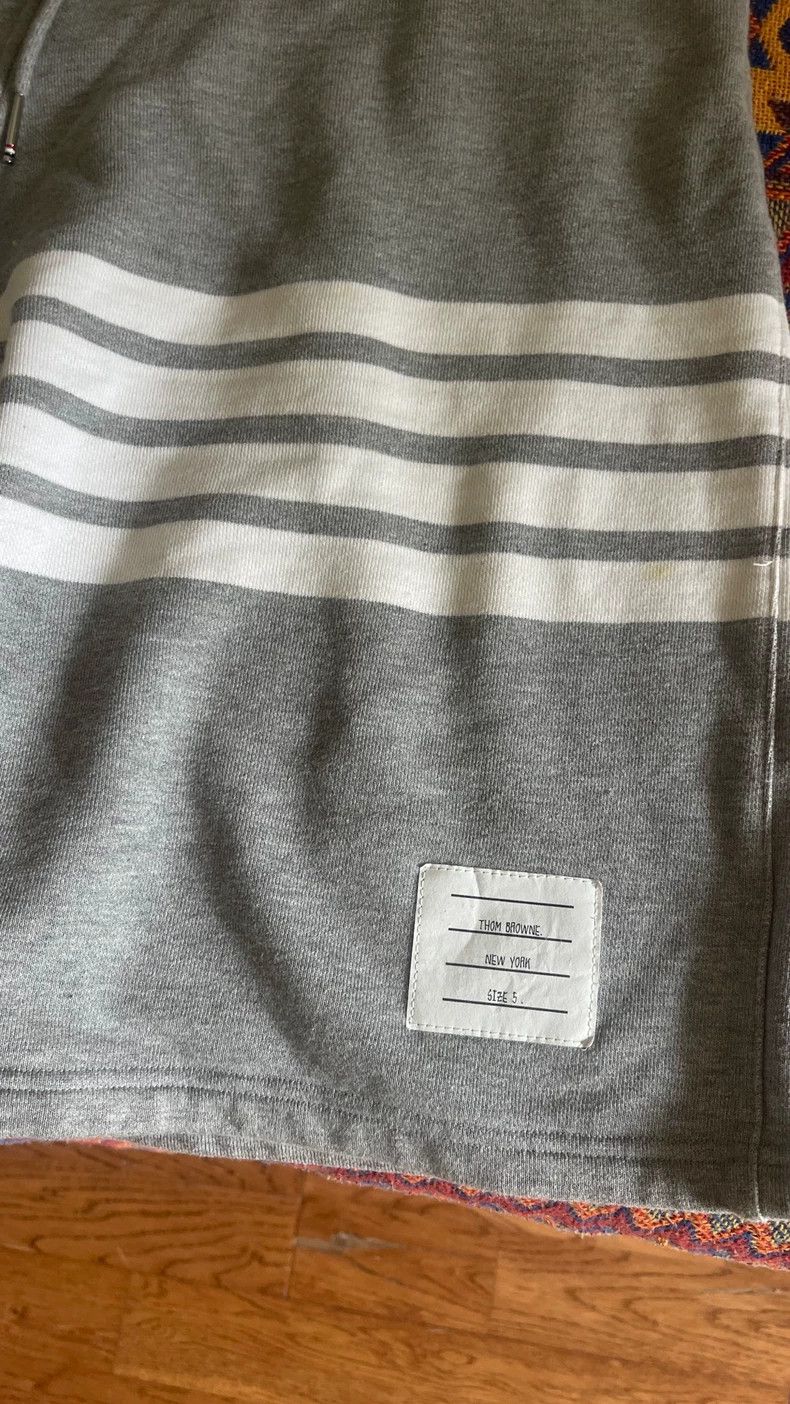 Thom Browne Thom Browne Gray Classic Shorts with Stripes - dmc Size US 26 / EU 42 - 2 Thumbnail