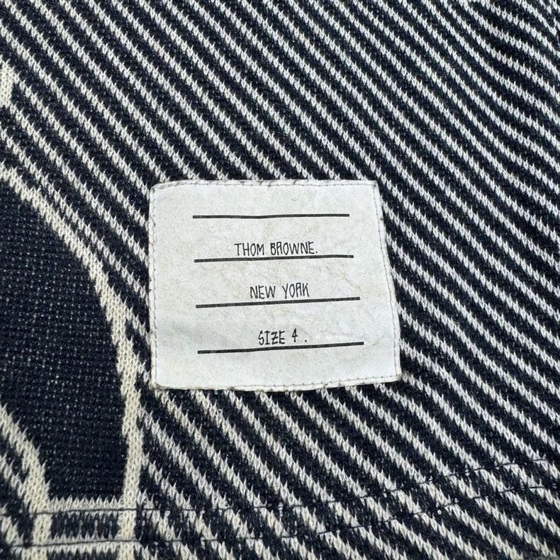 Thom Browne Thom Browne Dolphin Print Shorts - dmc Size US 26 / EU 42 - 3 Thumbnail